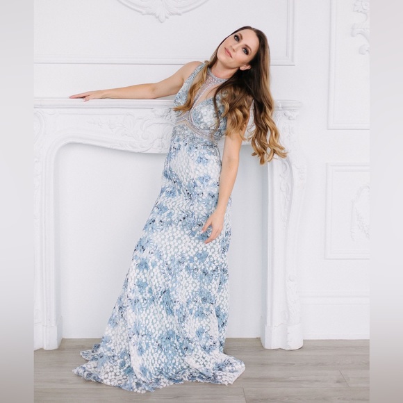 Full length Blue floral gown Size 2 - Picture 14 of 14